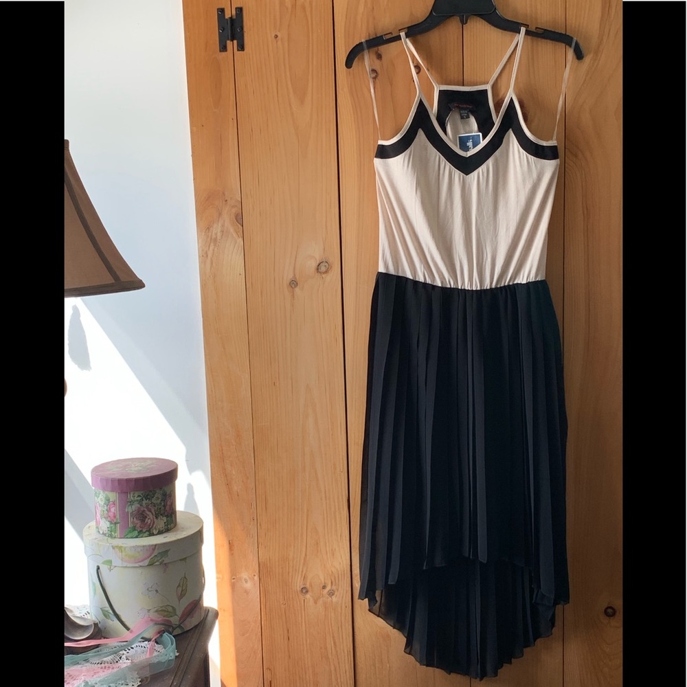 🌈 Leo meets Virgo Asymmetrical Black&Cream Dress